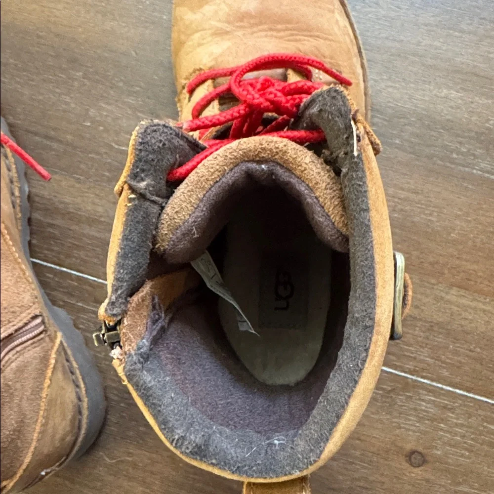 Size 1 Ugg Koren gender neutral lace up combat Boots